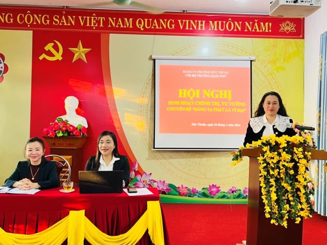 Các chi bộ trực thuộc Đảng bộ phường Đức Thuận tổ chức hội nghị sinh hoạt chính trị, tư tưởng chuyên đề “ Đảng ta thật là vĩ đại”
